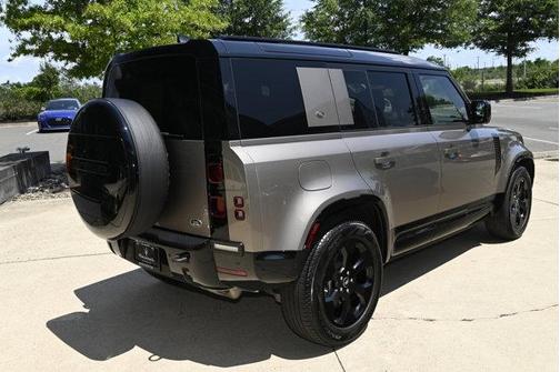 2023 Land Rover Defender 110 X-Dynamic SE