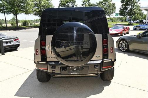 2023 Land Rover Defender 110 X-Dynamic SE