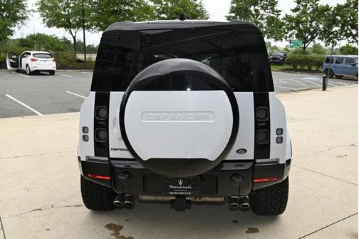 2023 Land Rover Defender 110 V8