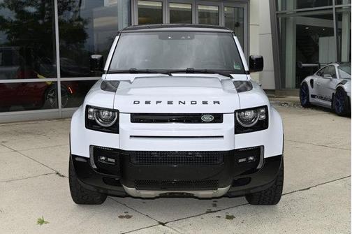 2023 Land Rover Defender 110 V8