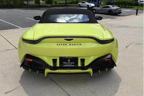 2022 Aston Martin Vantage Base