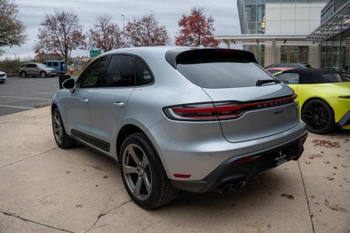 2022 Porsche Macan Base