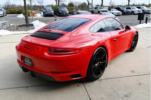 2018 Porsche 911 Carrera GTS