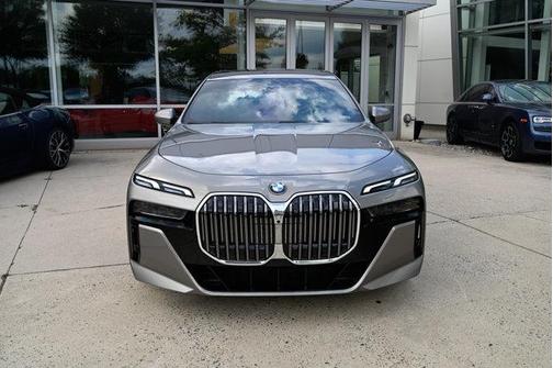 Oxide Gray Metallic 2024 BMW 740 i