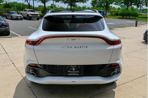 Lunar White 2024 Aston Martin DBX Base
