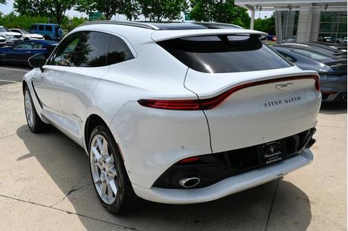 Lunar White 2024 Aston Martin DBX Base