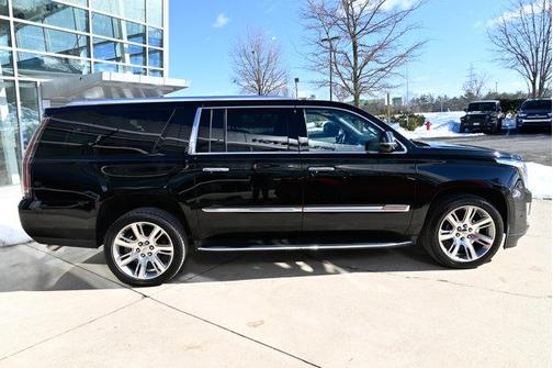 2017 Cadillac Escalade ESV Luxury