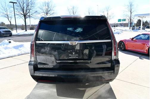 2017 Cadillac Escalade ESV Luxury
