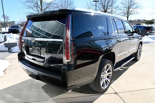 2017 Cadillac Escalade ESV Luxury