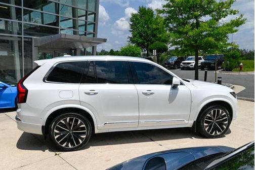 Crystal White Metallic 2025 Volvo XC90 Plug-In Hybrid T8 Ultra 7-Seater