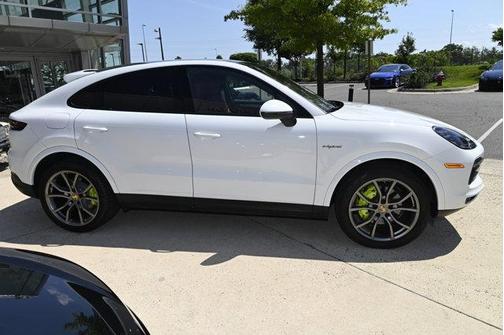 2023 Porsche Cayenne E-Hybrid Coupe Platinum Edition