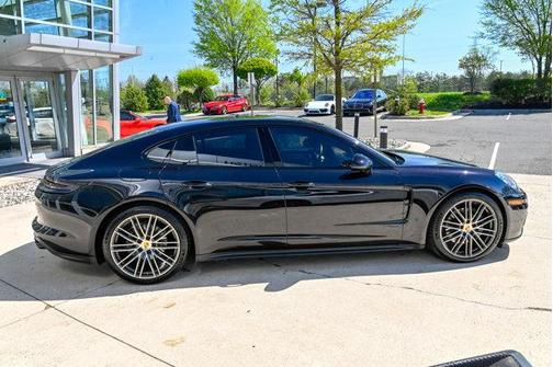 Jet Black Metallic 2018 Porsche Panamera 4S