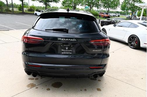 Nero Noctis 2025 Maserati Grecale Modena