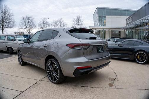 Grigio Metallic 2022 Maserati Levante Modena S