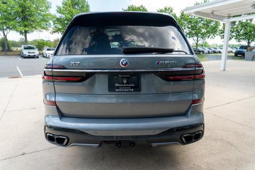 Skyscraper Gray Metallic 2023 BMW X7 M60i