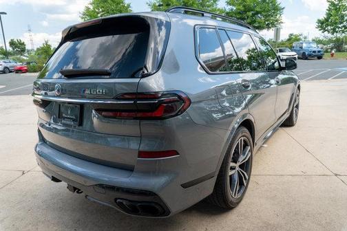 Skyscraper Gray Metallic 2023 BMW X7 M60i