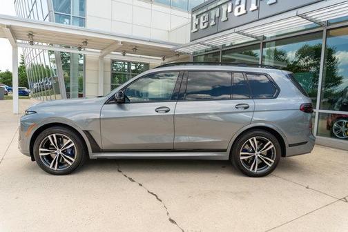Skyscraper Gray Metallic 2023 BMW X7 M60i
