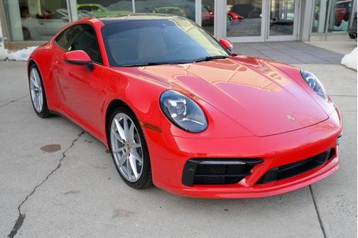 2022 Porsche 911 Carrera