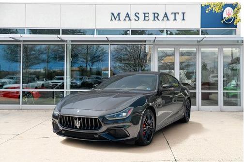 Nero Ribelle Metallic 2022 Maserati Ghibli Modena Q4
