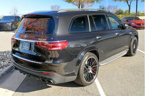 2025 Mercedes-Benz AMG GLS 63 Base