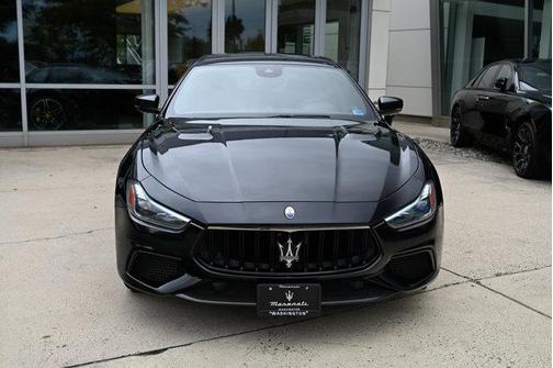 Nero Noctis 2021 Maserati Ghibli Trofeo