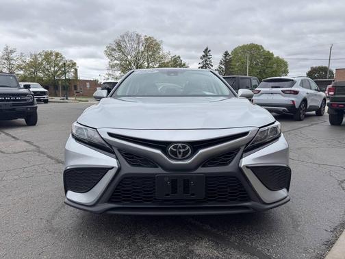 Celestial Silver Metallic 2024 Toyota Camry SE
