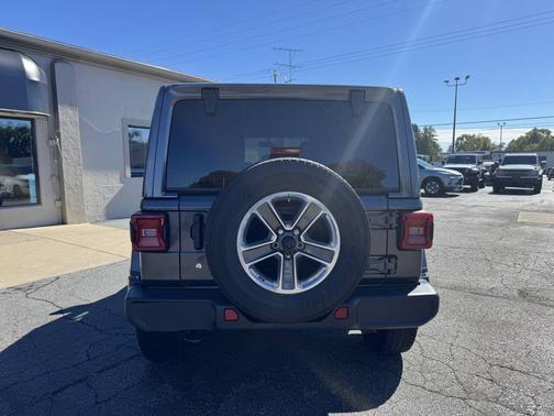 Granite Crystal Gray 2018 Jeep Wrangler Unlimited Sahara