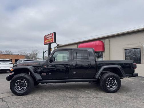 Black 2023 Jeep Gladiator Mojave