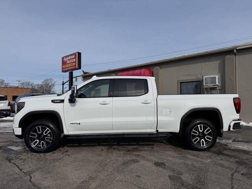2024 GMC Sierra 1500 AT4