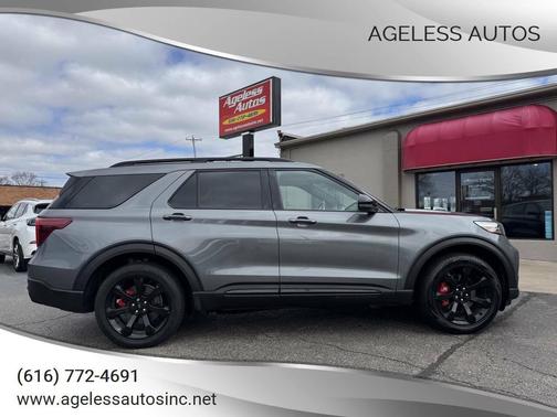 Carbonized Gray 2023 Ford Explorer ST