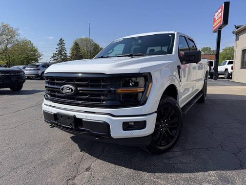 Oxford White 2025 Ford F-150 XLT