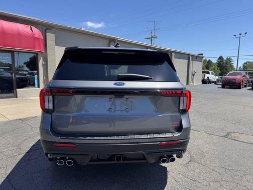 Carbonized Gray 2025 Ford Explorer ST