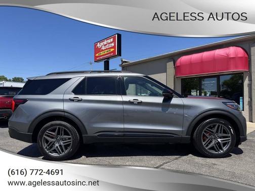 Carbonized Gray 2025 Ford Explorer ST