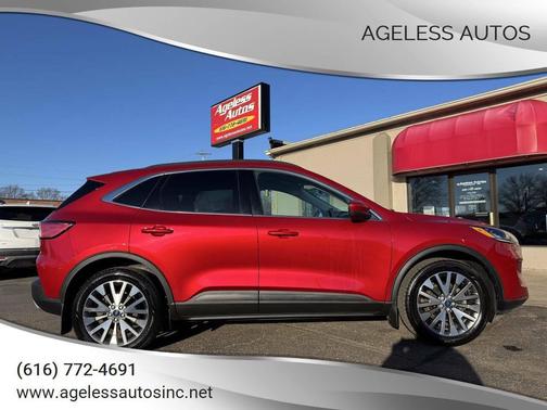 2022 Ford Escape Titanium