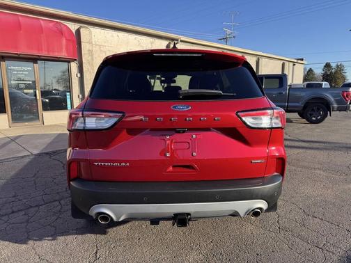 2022 Ford Escape Titanium