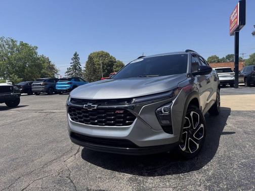 Sterling Gray Metallic 2025 Chevrolet Trax FWD 2RS