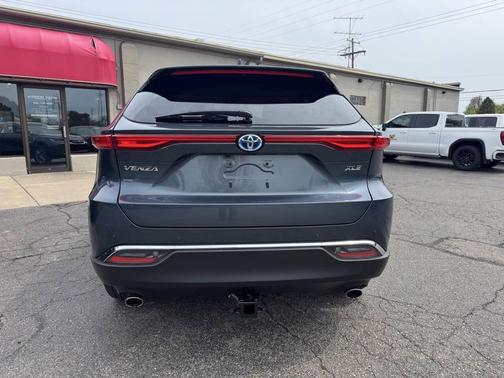 Coastal Gray 2023 Toyota Venza XLE