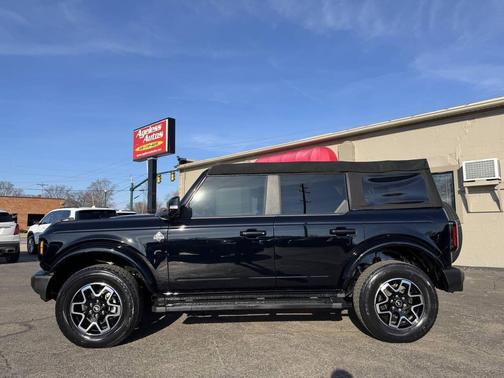 2023 Ford Bronco Outer Banks