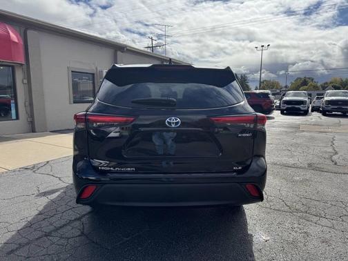2023 Toyota Highlander Hybrid XLE