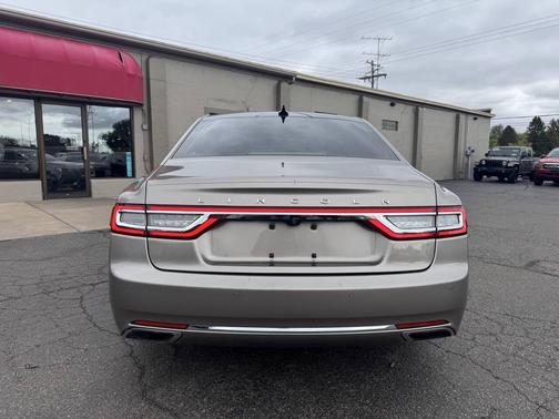 Iced Mocha Metallic 2019 Lincoln Continental Reserve