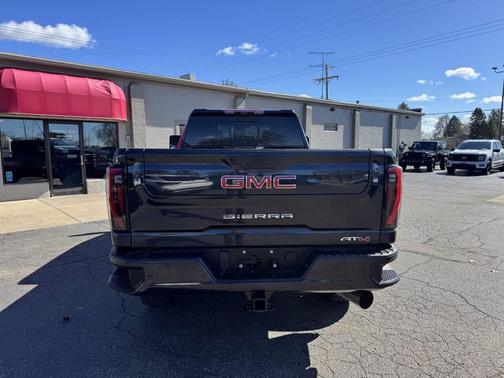 2024 GMC Sierra 2500 AT4