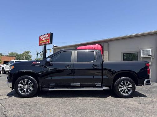 Black 2022 Chevrolet Silverado 1500 LT