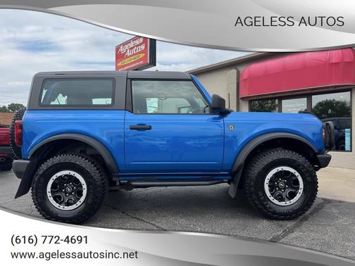 Velocity Blue Metallic 2022 Ford Bronco Base Advanced 4x4 2dr SUV