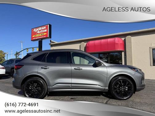 2023 Ford Escape ST-Line Elite