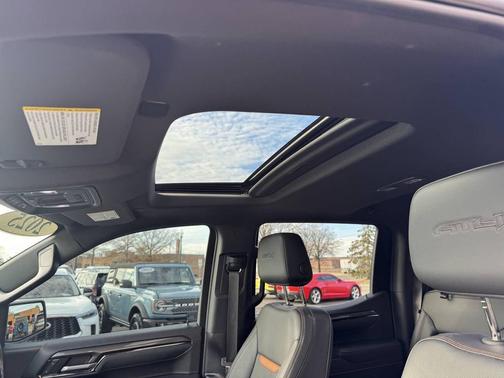 2025 GMC Sierra 1500 AT4