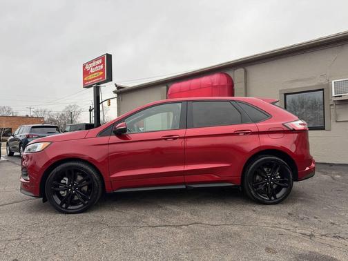 2021 Ford Edge ST