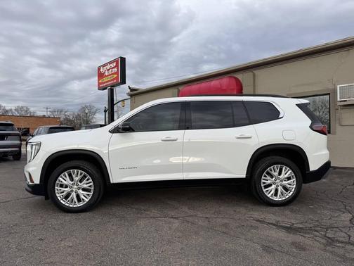2024 GMC Acadia Elevation
