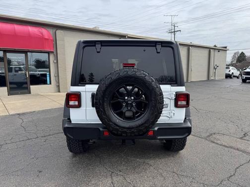 2024 Jeep Wrangler Willys