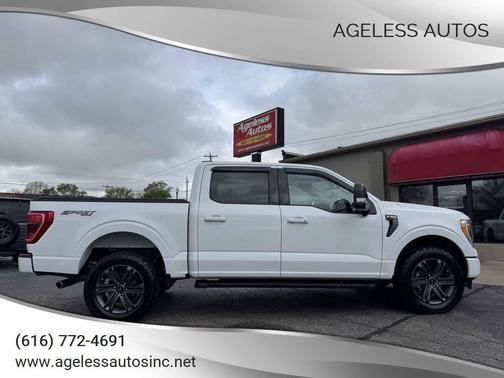 Oxford White 2023 Ford F-150 XLT