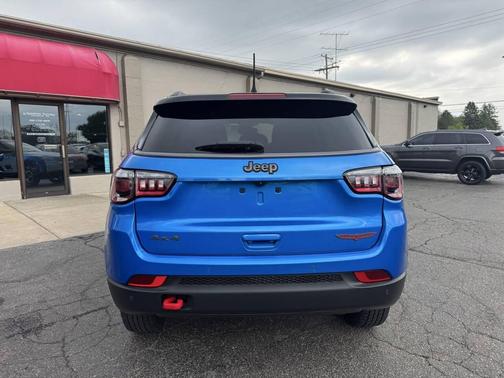 Laser Blue 2022 Jeep Compass Trailhawk